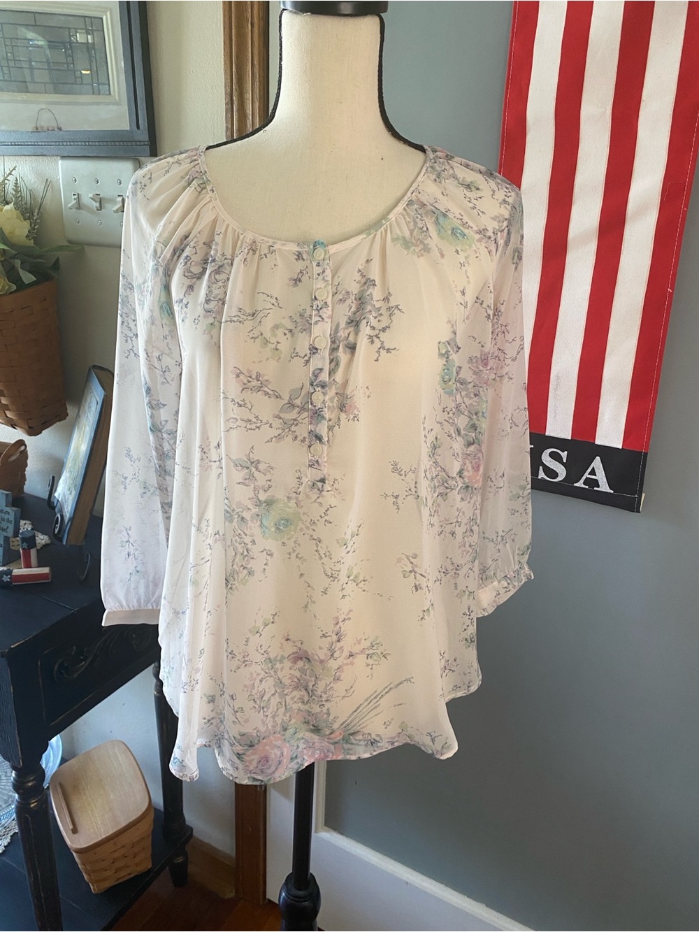 LC Lauren Conrad Cream Floral Button-Front Blouse with Pastel Accents